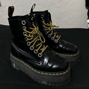Vegan Jadon Boot Max Platform Dr. Martens